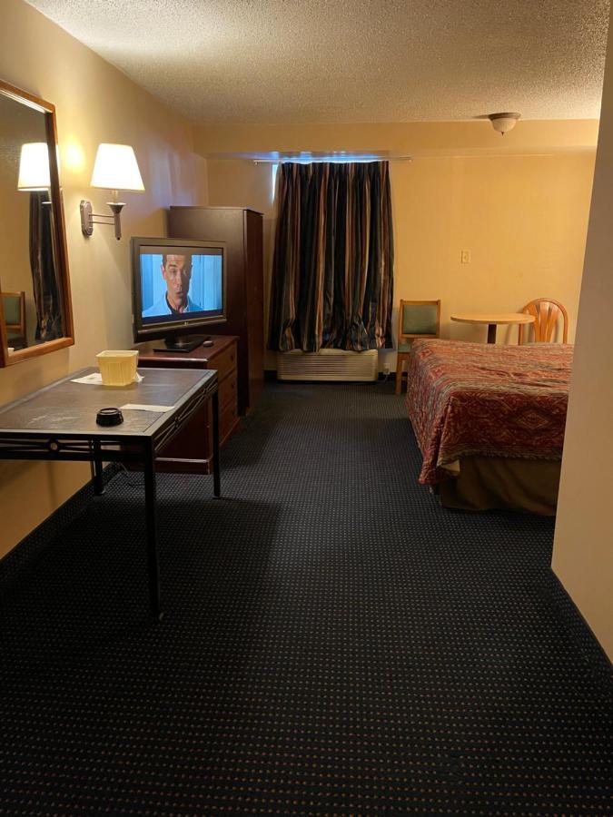 Budget Inn Temple Hills Esterno foto