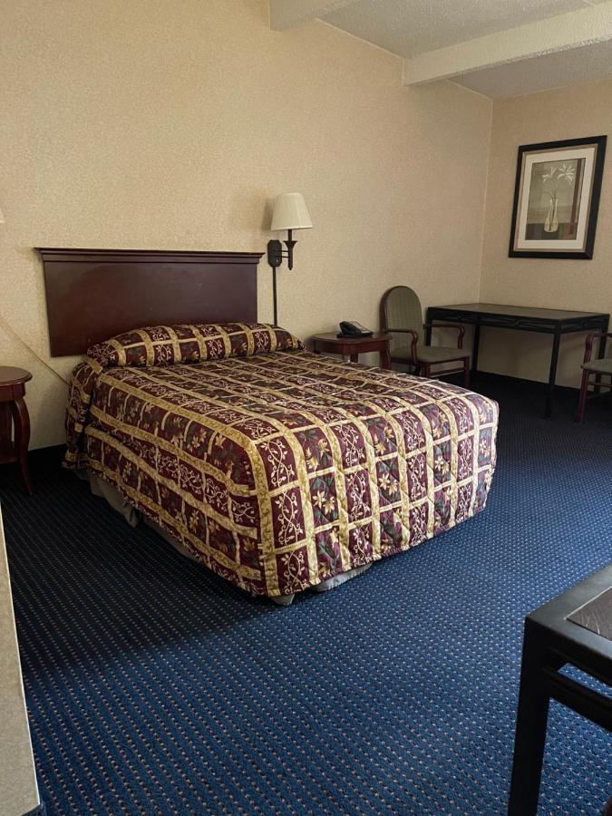 Budget Inn Temple Hills Esterno foto